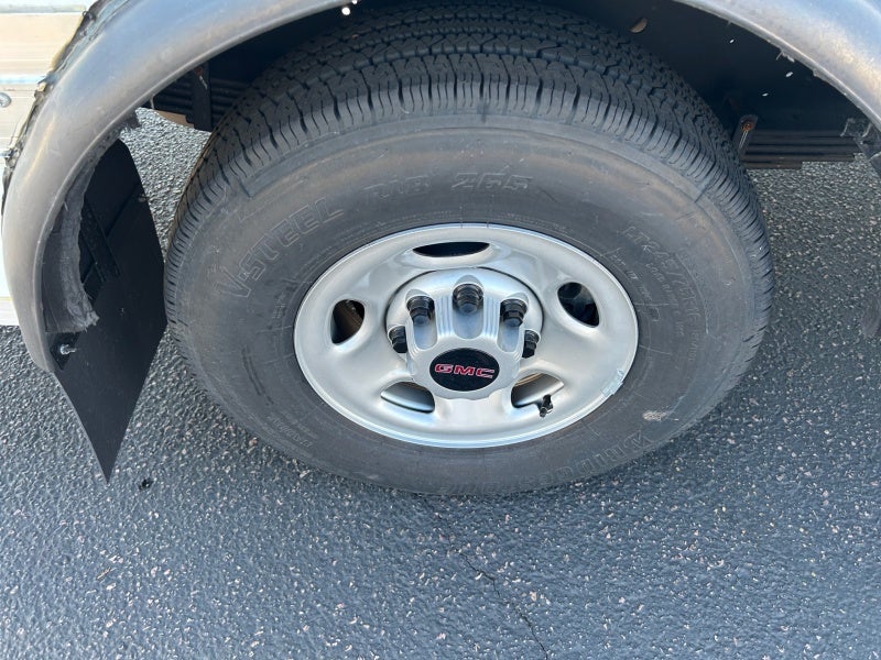 2025 GMC Savana Cutaway 3500 1WT