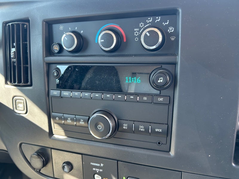 2025 GMC Savana Cutaway 3500 1WT