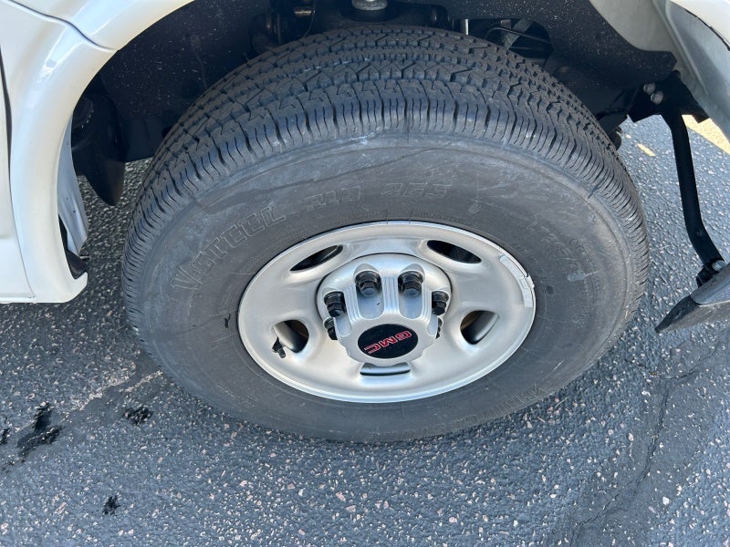 2025 GMC Savana Cutaway 3500 1WT