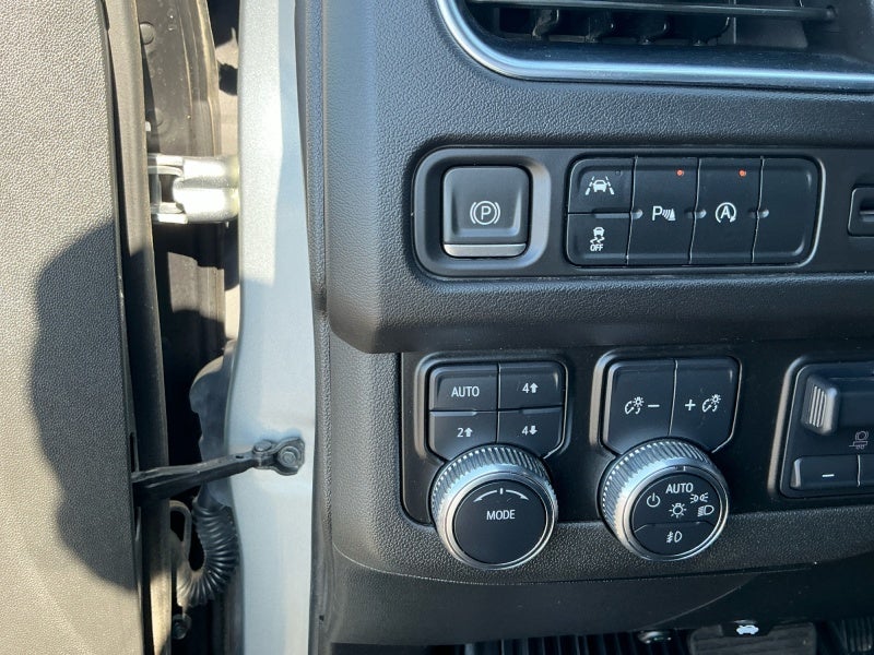 2024 GMC Yukon XL SLE