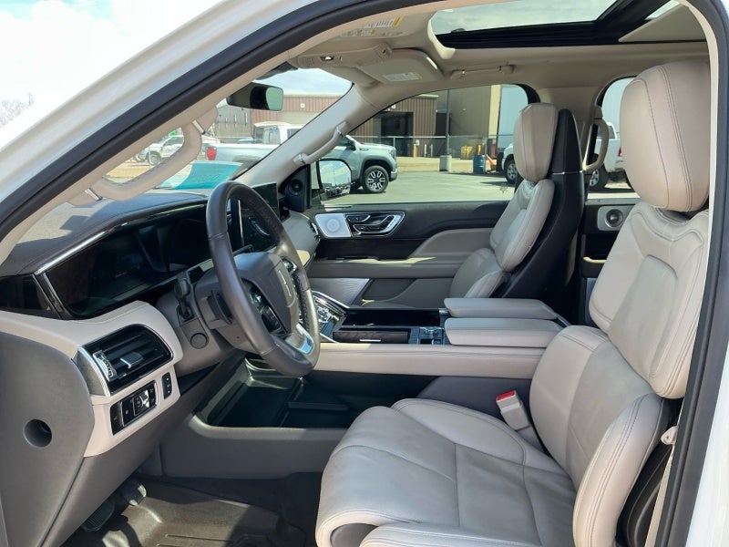 2023 Lincoln Navigator L Reserve