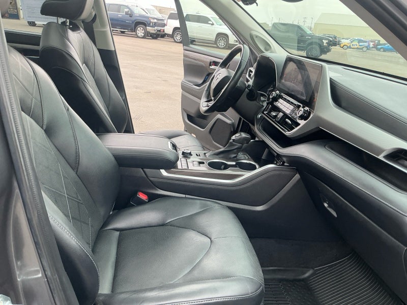 2021 Toyota Highlander Platinum