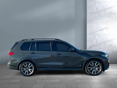 2022 BMW X7 M50i