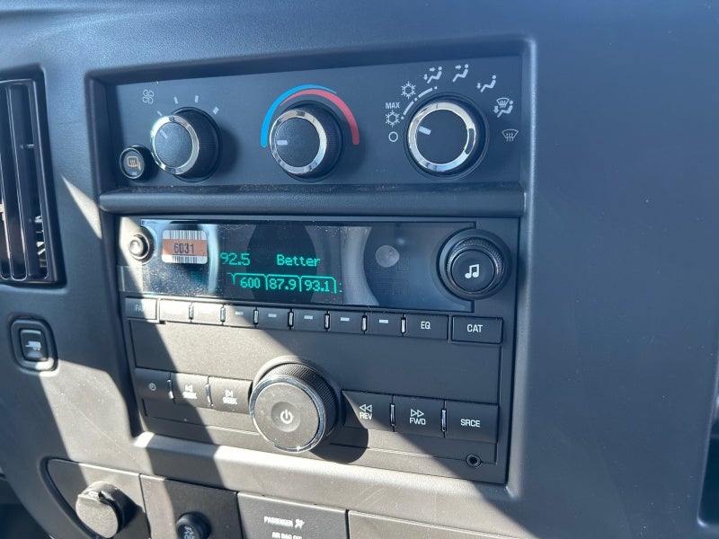 2025 GMC Savana Cutaway 3500 1WT