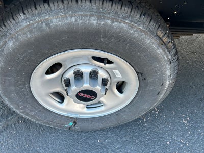 2025 GMC Savana Cutaway 3500 1WT