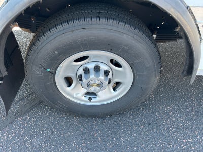 2025 GMC Savana Cutaway 3500 1WT