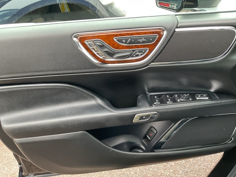 2019 Lincoln Continental Select