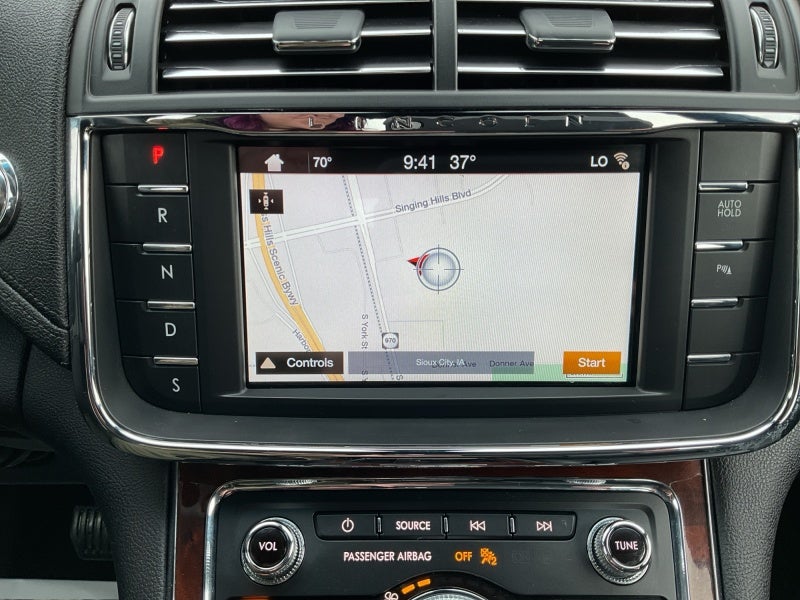 2019 Lincoln Continental Select