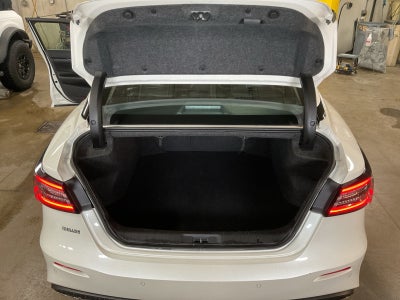 2023 Nissan Maxima SL