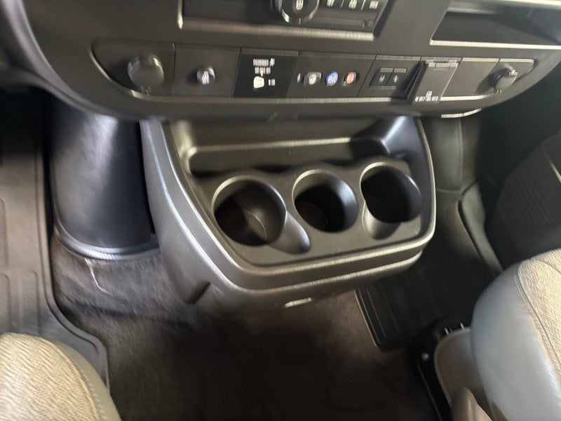 2024 Chevrolet Express Passenger 2500 1LT