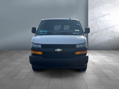 2025 Chevrolet Express Passenger 3500 1LS