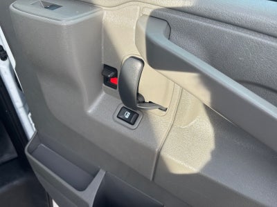 2025 Chevrolet Express Passenger 3500 1LS