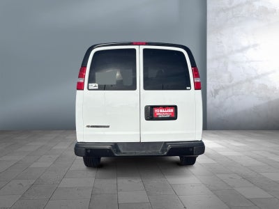 2025 Chevrolet Express Passenger 3500 1LS