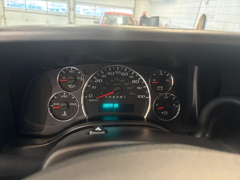 2025 Chevrolet Express Passenger 3500 1LT