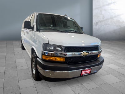 2025 Chevrolet Express Passenger 3500 1LT