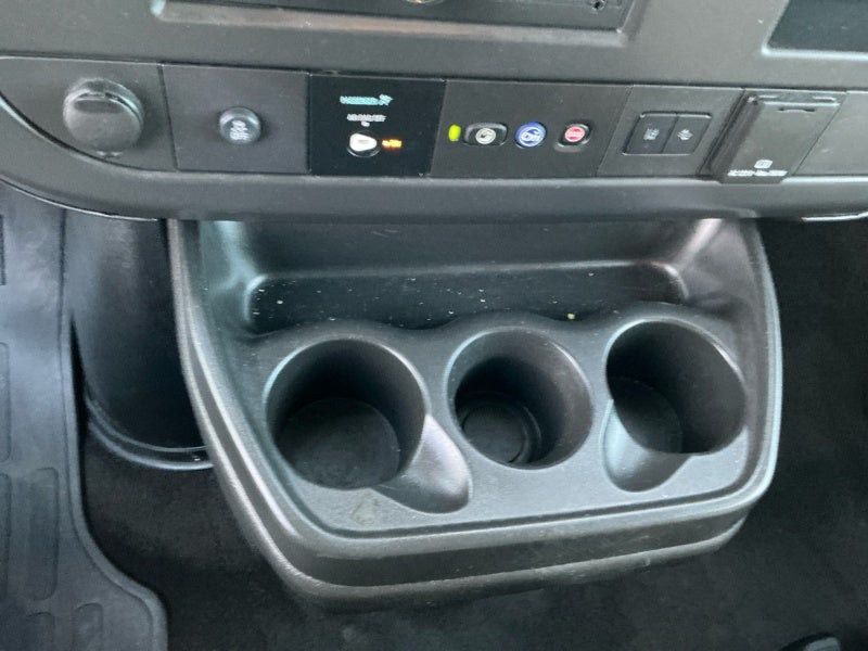 2024 Chevrolet Express Passenger 3500 1LT