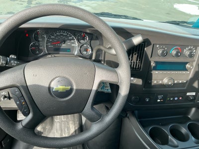 2025 Chevrolet Express Cutaway 3500 1WT