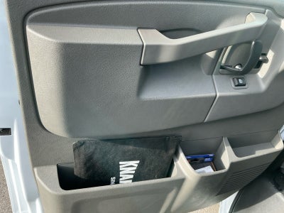 2025 Chevrolet Express Cutaway 3500 1WT