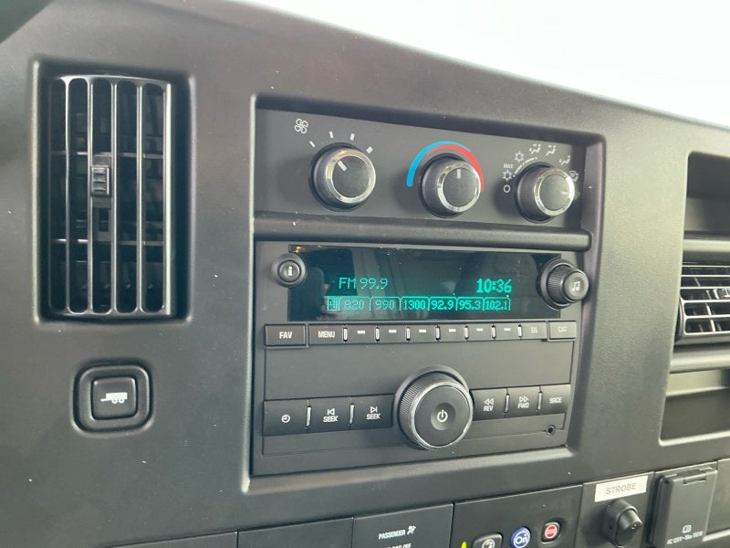 2025 Chevrolet Express Cutaway 3500 1WT