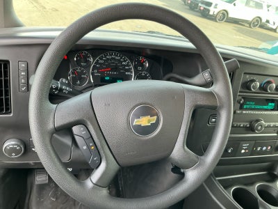 2025 Chevrolet Express Cutaway 3500 1WT
