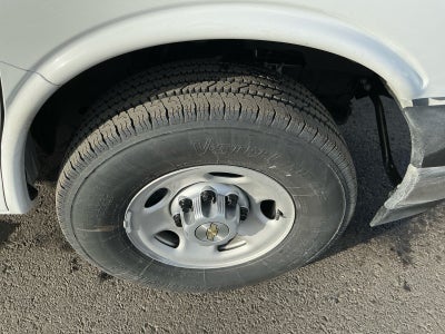 2025 Chevrolet Express Cutaway 3500 1WT