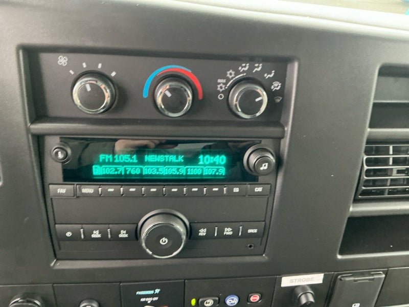 2025 Chevrolet Express Cutaway 3500 1WT