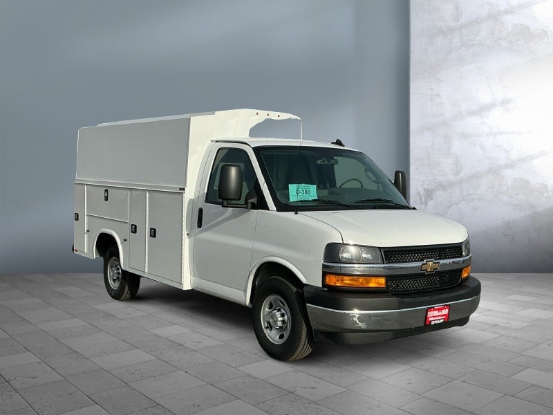 2025 Chevrolet Express Cutaway 3500 1WT