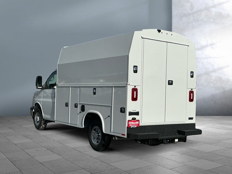 2025 Chevrolet Express Cutaway 3500 1WT
