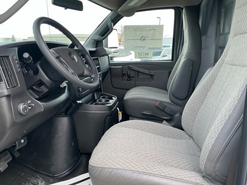 2025 Chevrolet Express Cutaway 3500 1WT