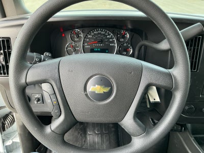 2025 Chevrolet Express Cutaway 3500 1WT