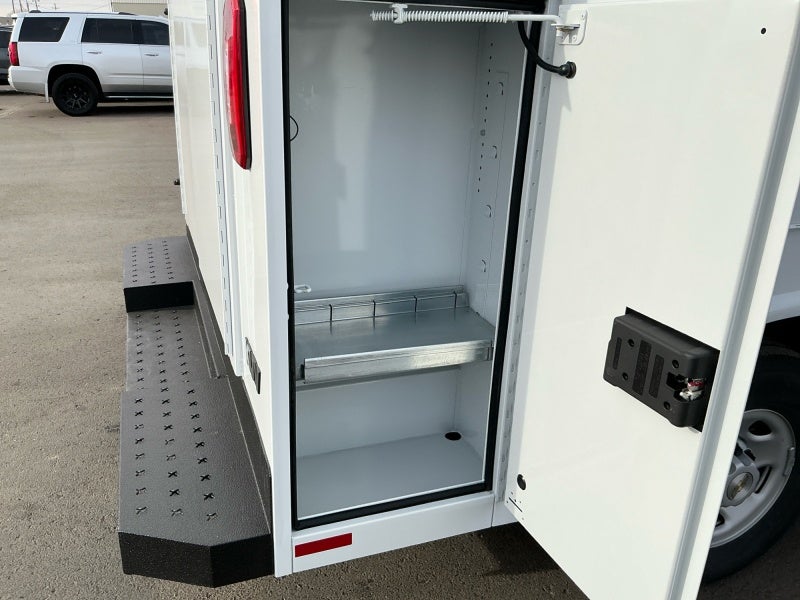 2025 Chevrolet Express Cutaway 3500 1WT