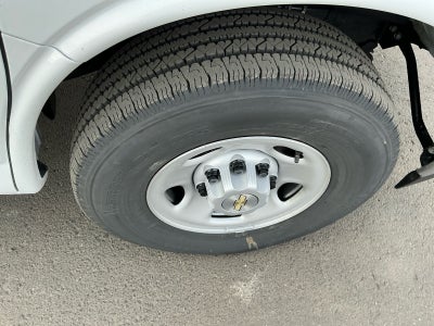 2025 Chevrolet Express Cutaway 3500 1WT