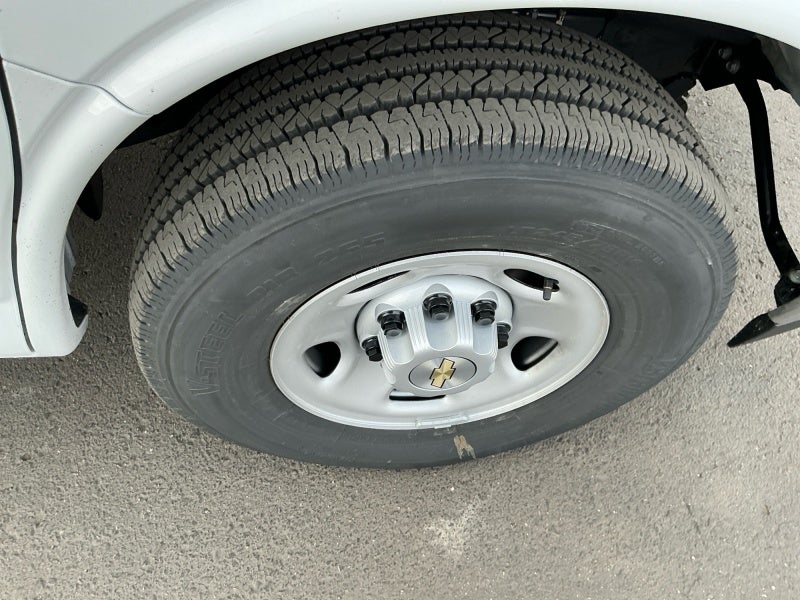 2025 Chevrolet Express Cutaway 3500 1WT