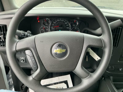 2025 Chevrolet Express Cutaway 3500 1WT