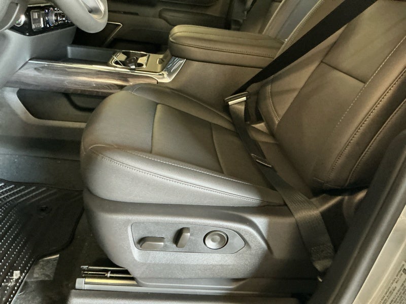 2025 Chevrolet Silverado 3500 HD LTZ