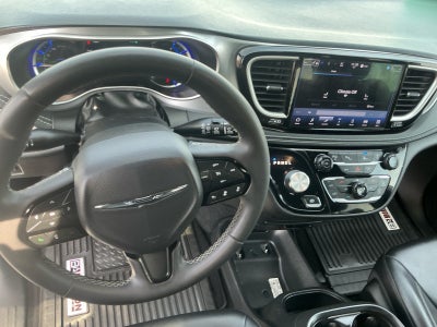 2024 Chrysler Pacifica Hybrid S Appearance Pkg