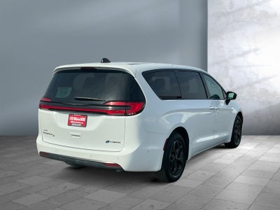2024 Chrysler Pacifica Hybrid S Appearance Pkg