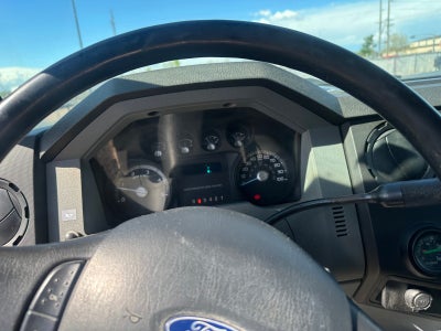 2012 Ford Super Duty F-750 Straight XL