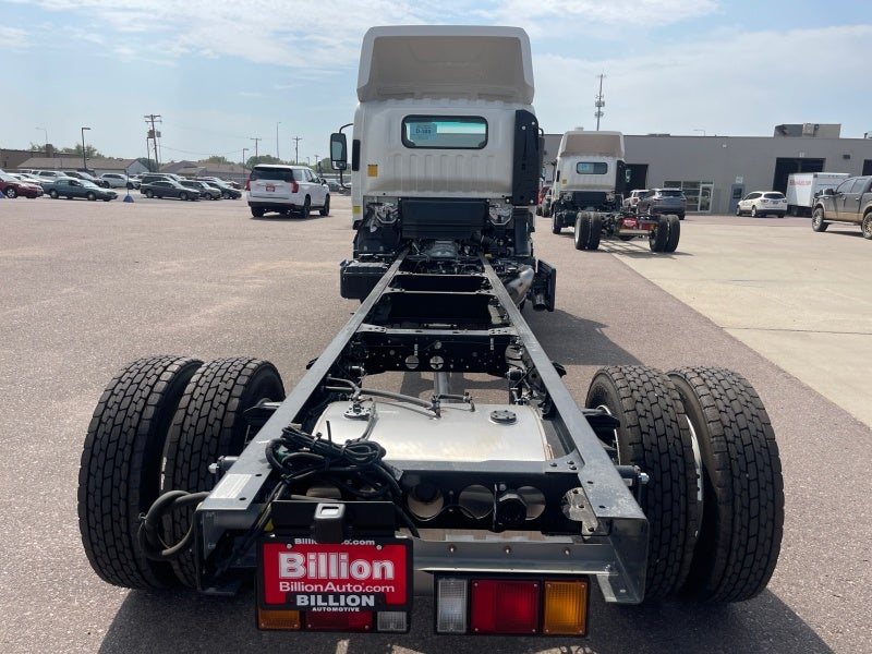 2023 Chevrolet Low Cab Forward 5500 XD NA