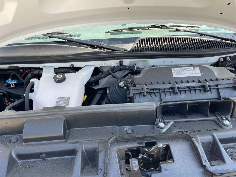 2025 GMC Savana Cutaway 3500 1WT