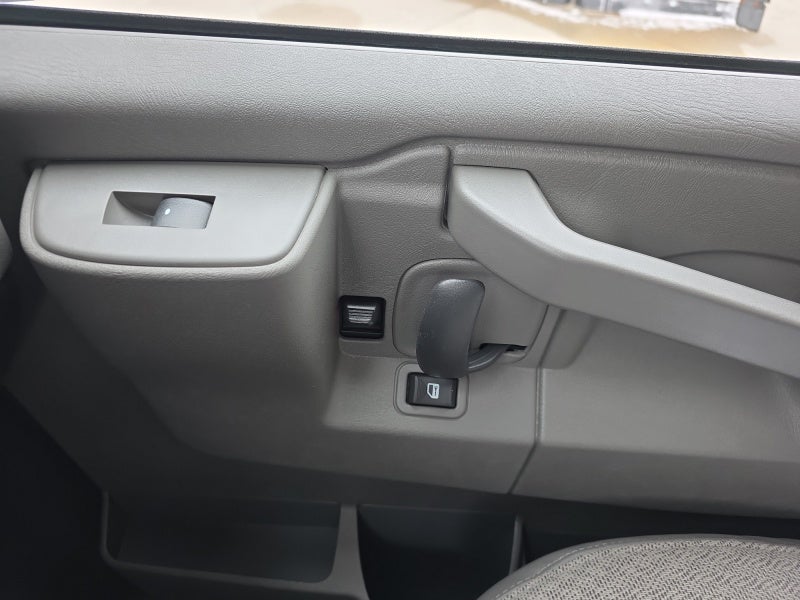 2026 Chevrolet Express Cutaway 3500 1WT