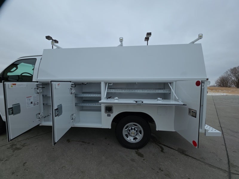 2026 Chevrolet Express Cutaway 3500 1WT