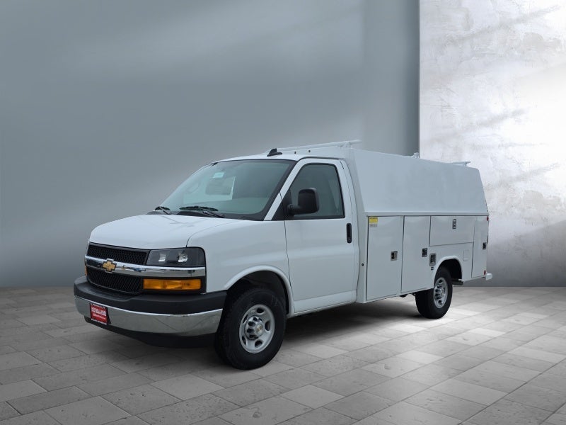 2026 Chevrolet Express Cutaway 3500 1WT