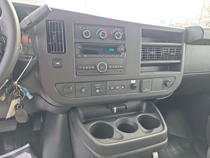 2025 Chevrolet Express Cutaway 3500 1WT