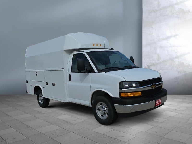 2025 Chevrolet Express Cutaway 3500 1WT