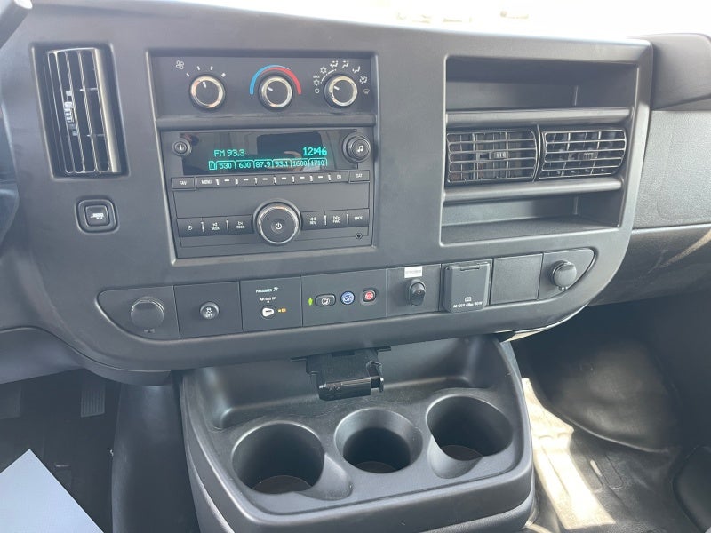 2025 Chevrolet Express Cutaway 3500 1WT