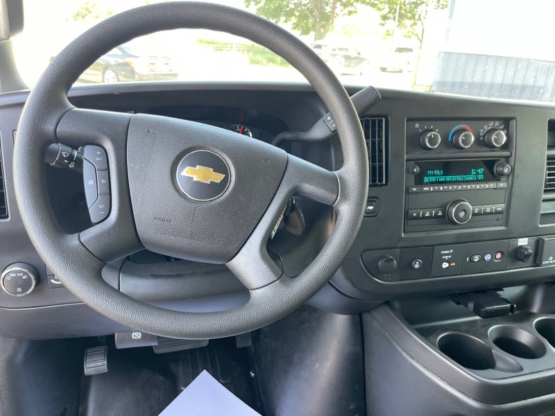 2025 Chevrolet Express Cutaway 3500 1WT