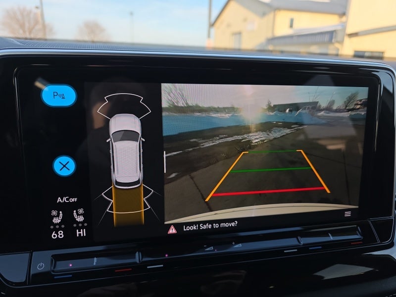 2025 Volkswagen Atlas Cross Sport 2.0T SE w/Technology