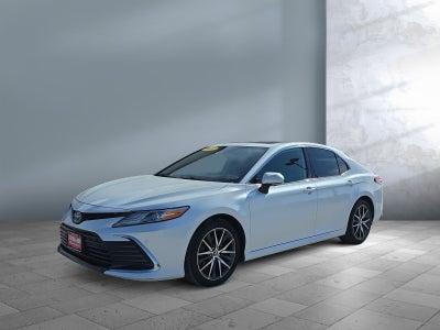 2022 Toyota Camry Hybrid XLE