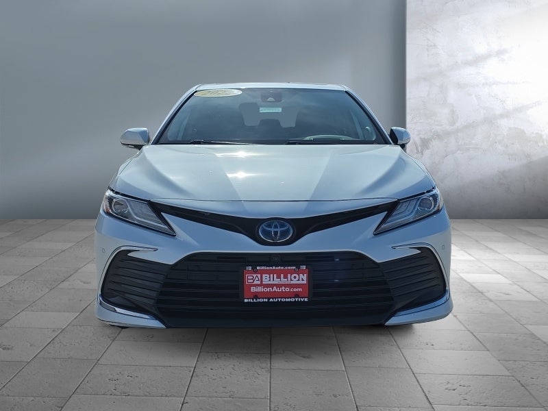 2022 Toyota Camry Hybrid XLE